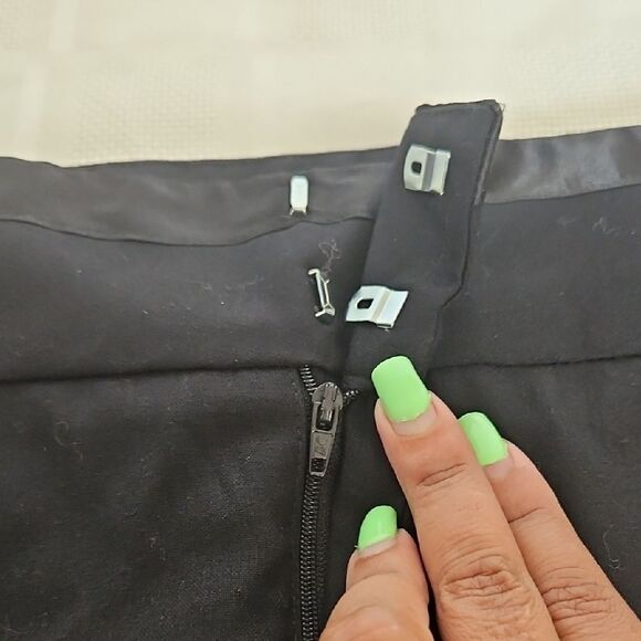 Zara Black Pencil Skirt Sleek Design - Picture 6 of 16